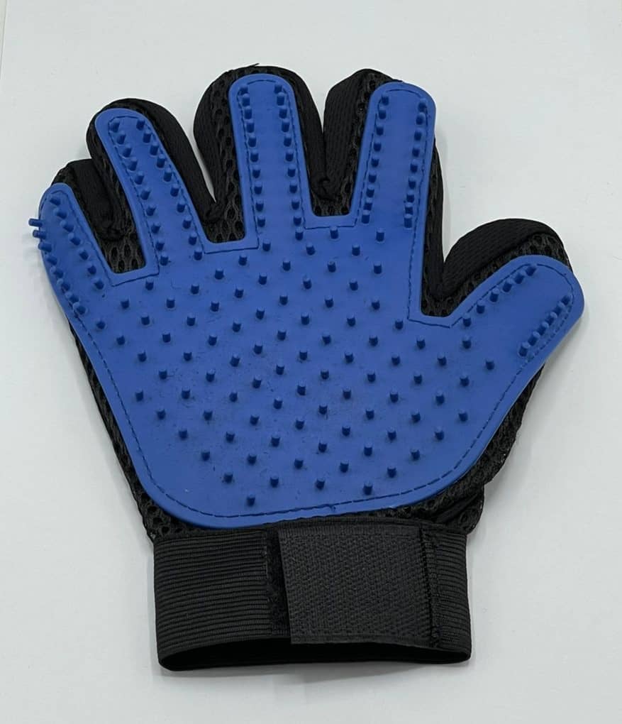 دستکش پرزگیر ، ماساژ سگ و گربه  