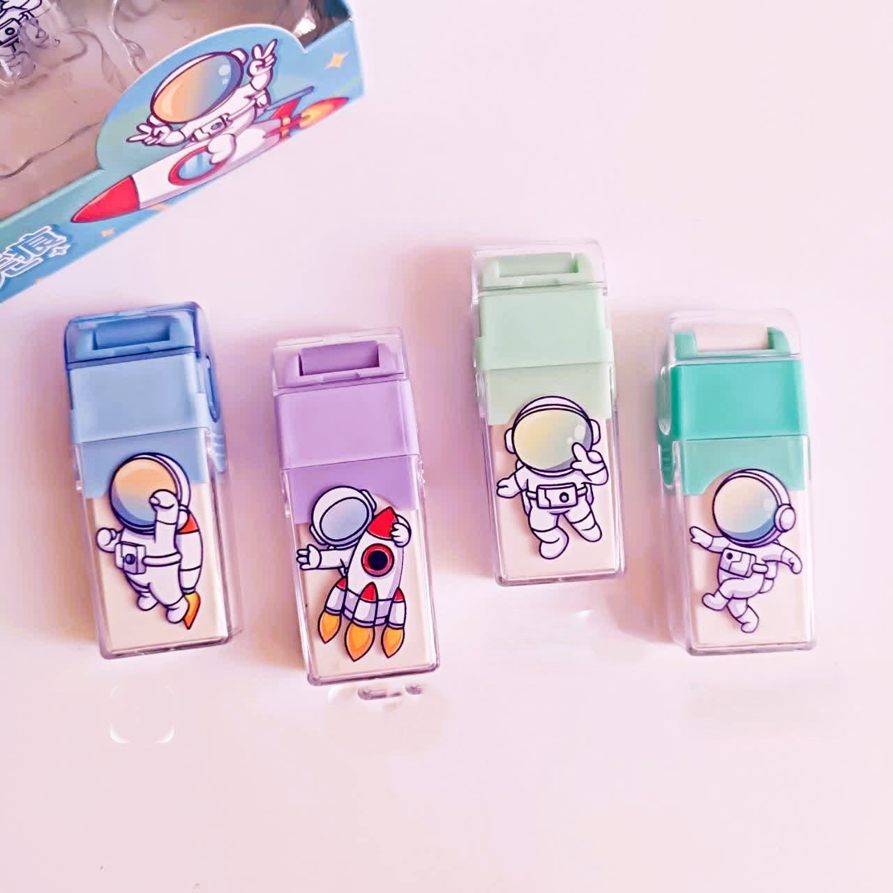 پاک کن غلطکی فضانورد