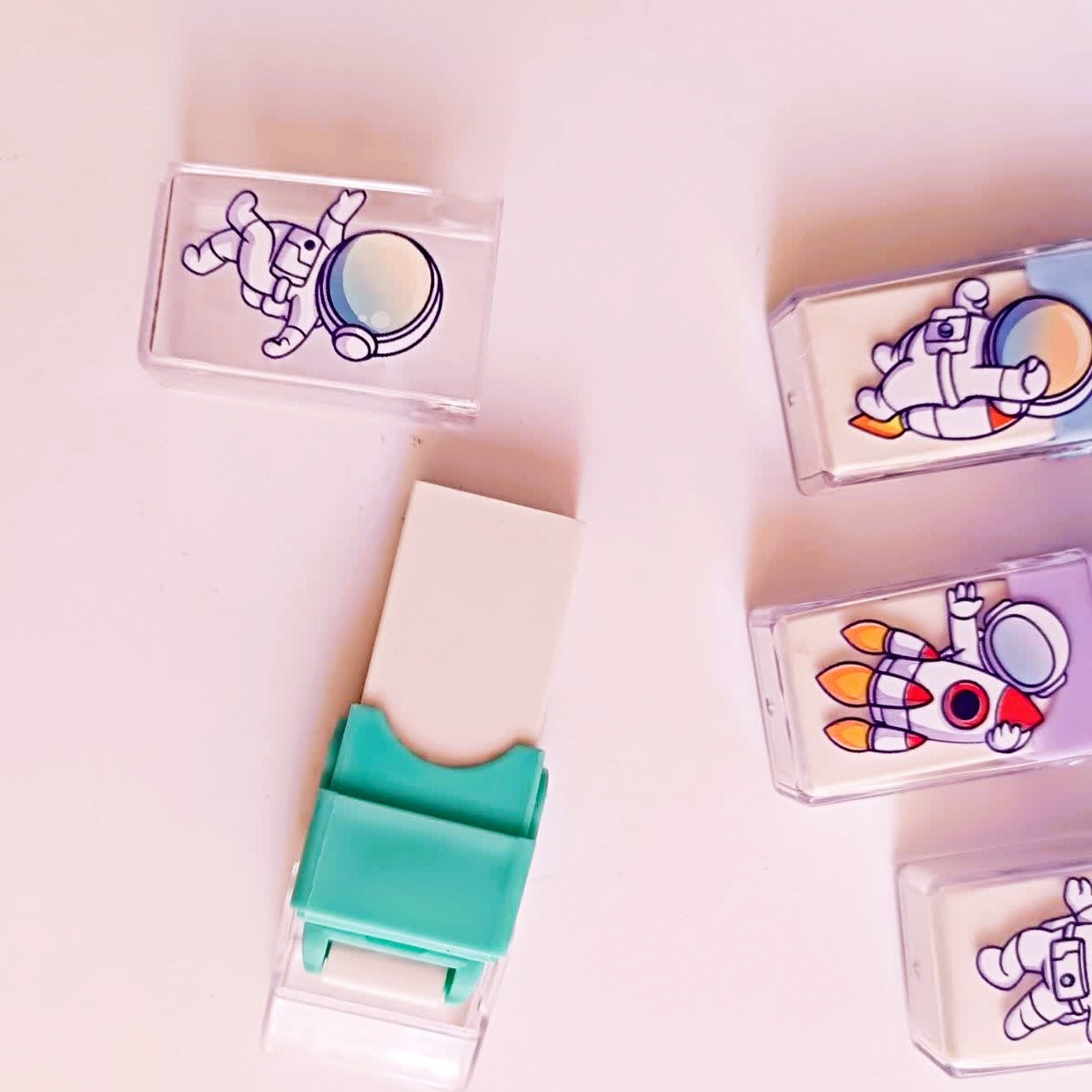 پاک کن غلطکی فضانورد