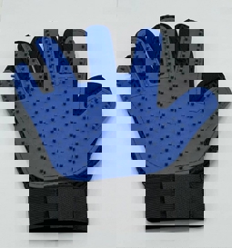 دستکش پرزگیر ، ماساژ سگ و گربه  